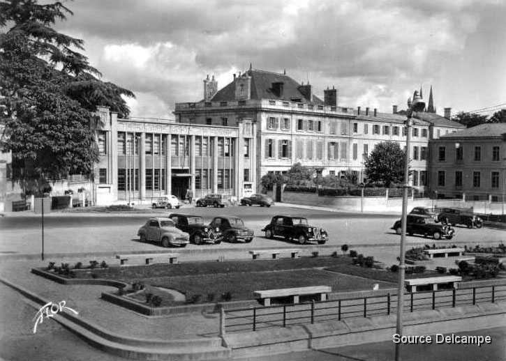 79 Niort Place de la Poste.jpg